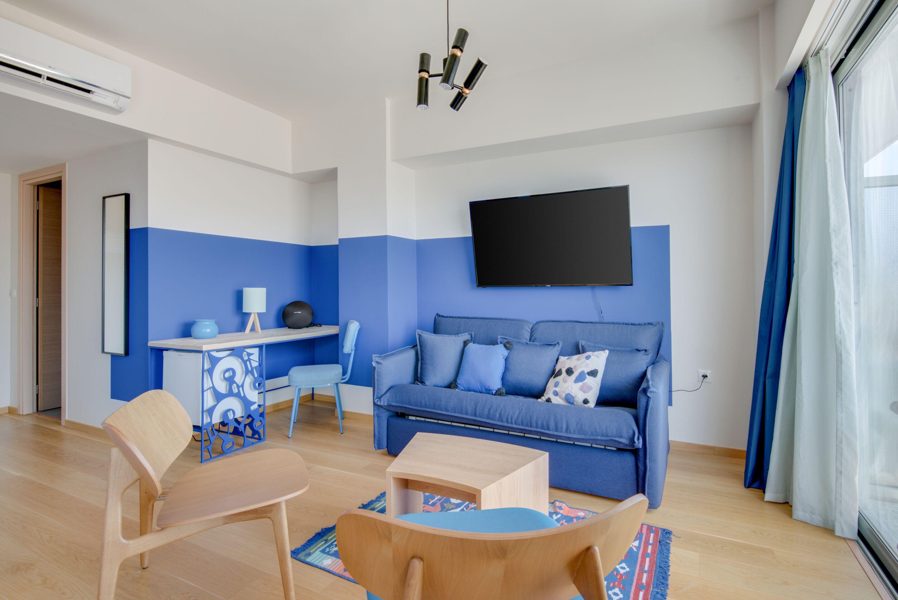 Selina Theatrou Hotel
